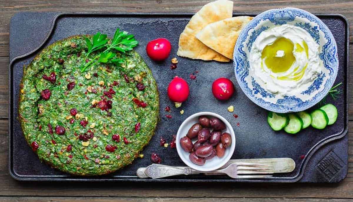 طرز تهیه کوکوی سبزی خوشمزه و ساده