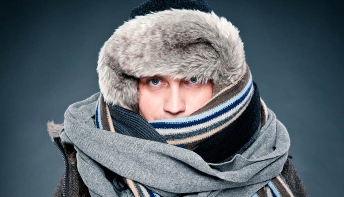 چرا در هوای سرد هم عرق می‌کنیم؟ دلایل تعریق در پاییز و زمستان