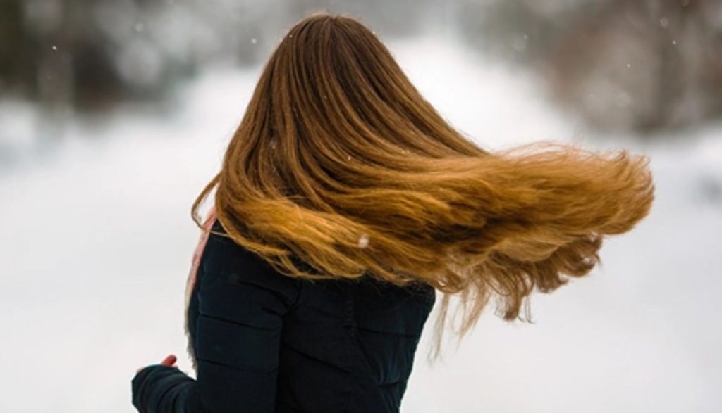 موهای درخشان و لطیف در قلب سرما