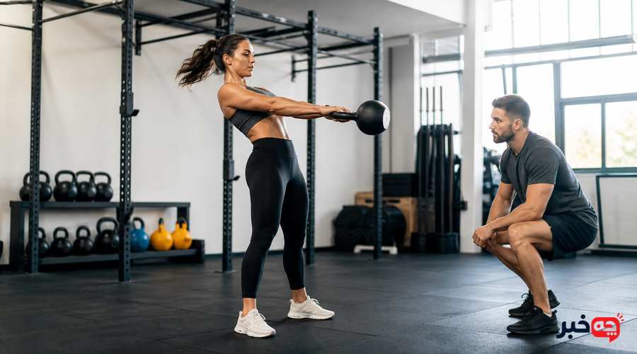 آموزش حرکت کتل بل سوئینگ برای تقویت کل بدن