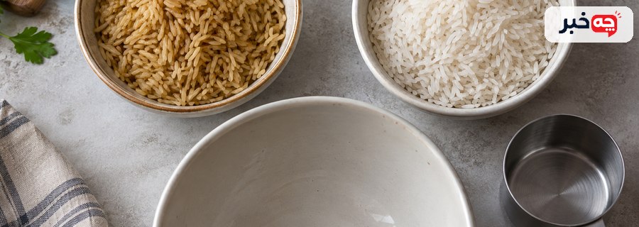 دو کاسه برنج خشک دودی و معمولی پیش از ترکیب